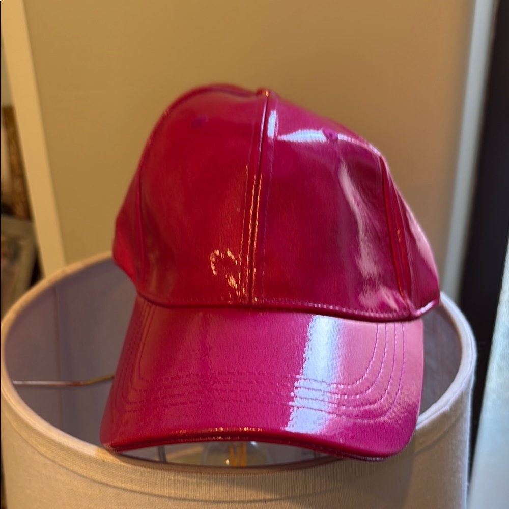 Stand studio leather Shiny Pink Cap